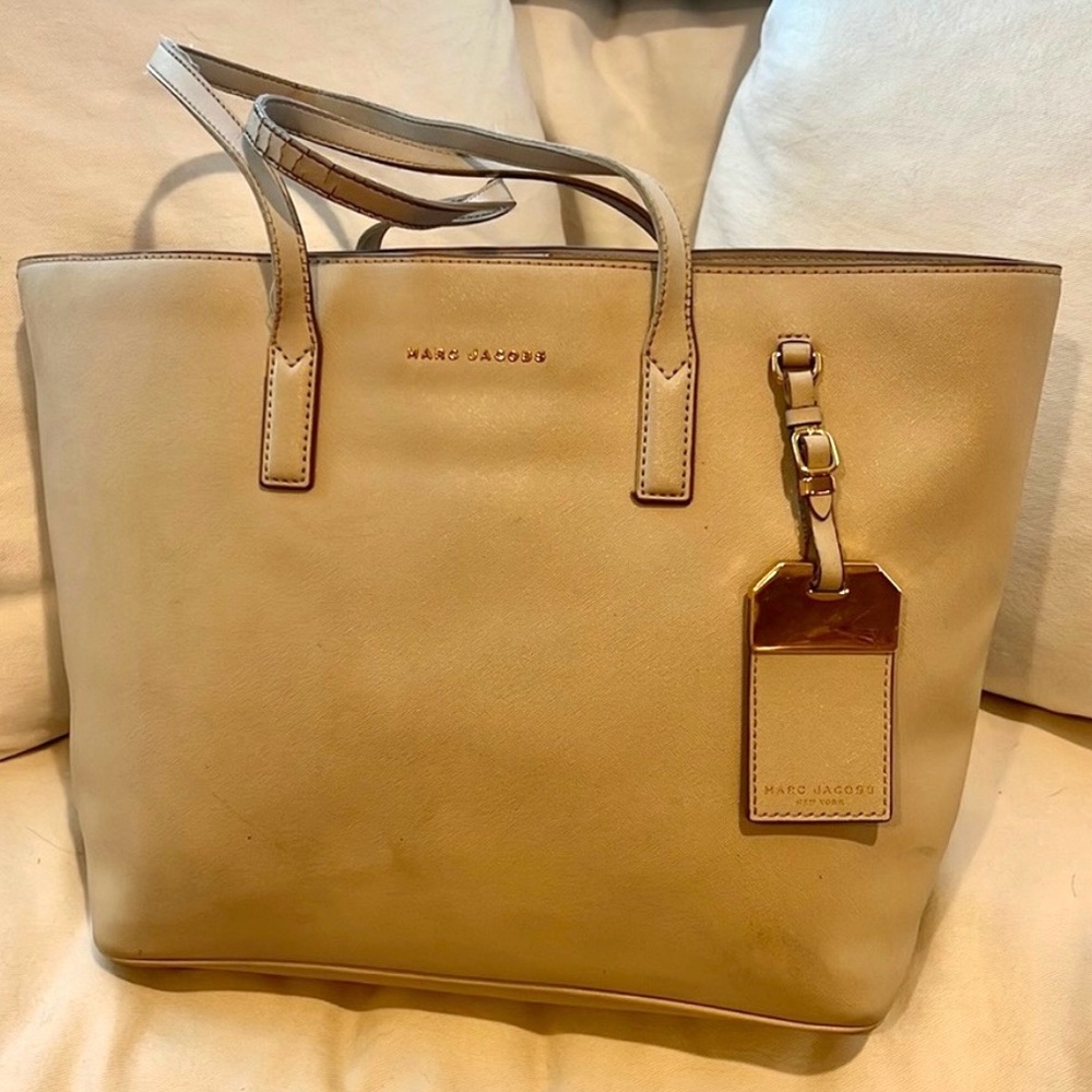Marc Jacobs Sidekick Tan Luggage Tag 2019SS Plain Gold Leather Logo Purse Tote - Picture 4 of 14